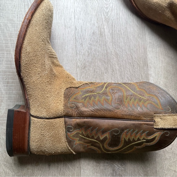 Justin Boots Tan Suede Cowboy Boots - Picture 2 of 9